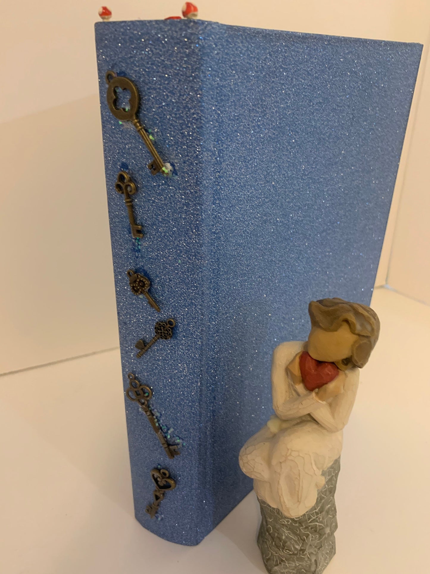 Alice in Wonderland Book Decor: Glitter Vinyl Decorative Book Fold